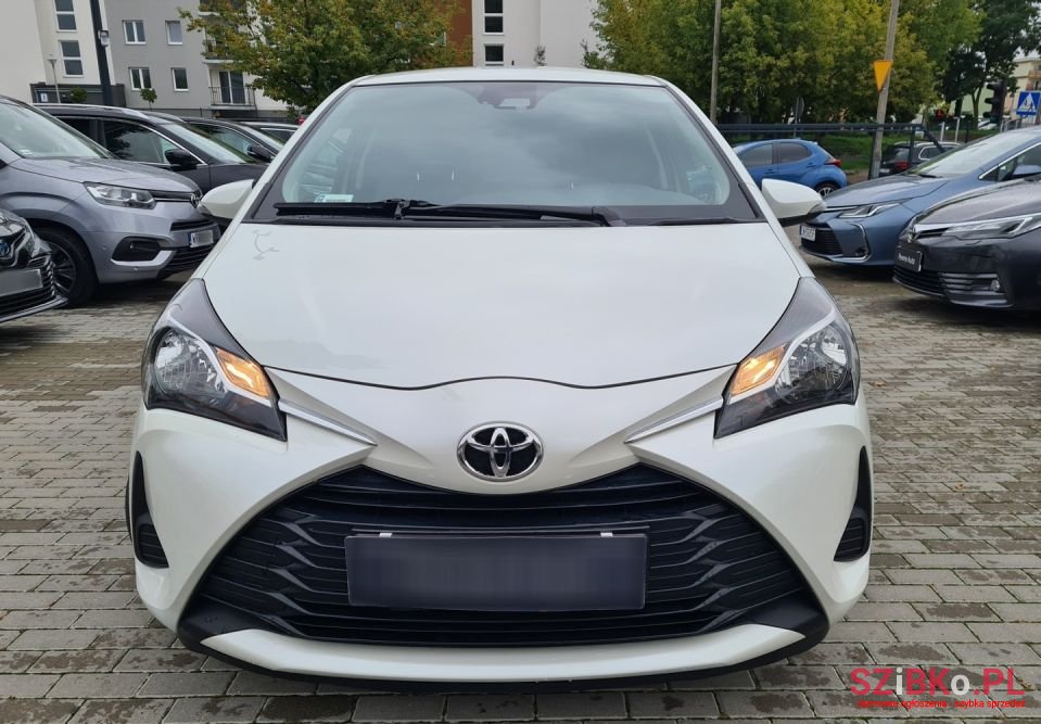 2017' Toyota Yaris photo #5
