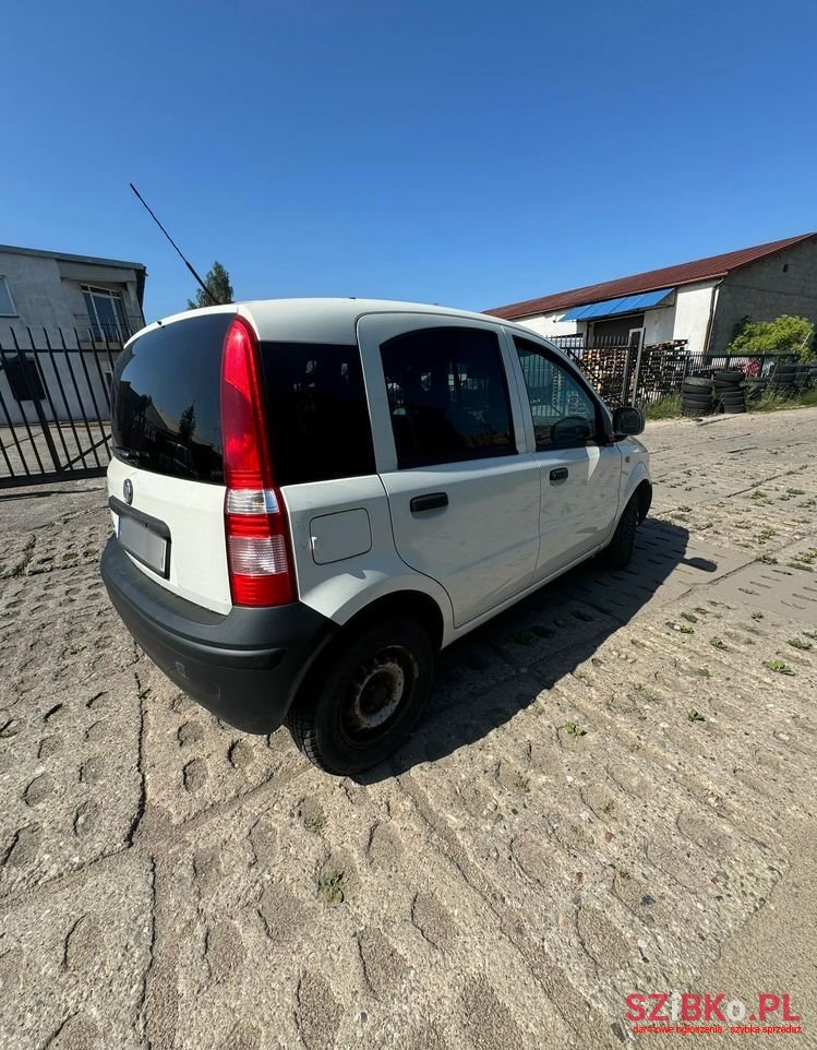 2011' Fiat Panda photo #5