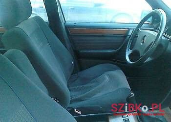 1991' Mercedes-Benz W124 photo #4