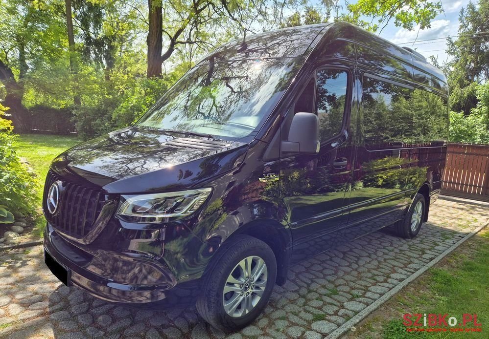 2019' Mercedes-Benz Sprinter photo #2