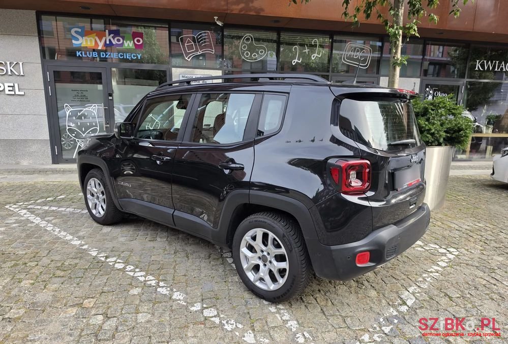 2018' Jeep Renegade photo #2