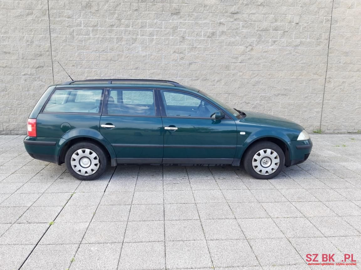2001' Volkswagen Passat photo #2