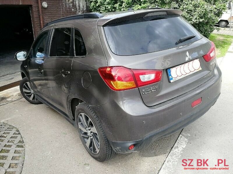 2014' Mitsubishi Outlander photo #2