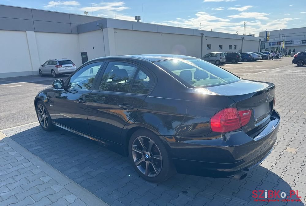 2008' BMW 3 Series 316I photo #2