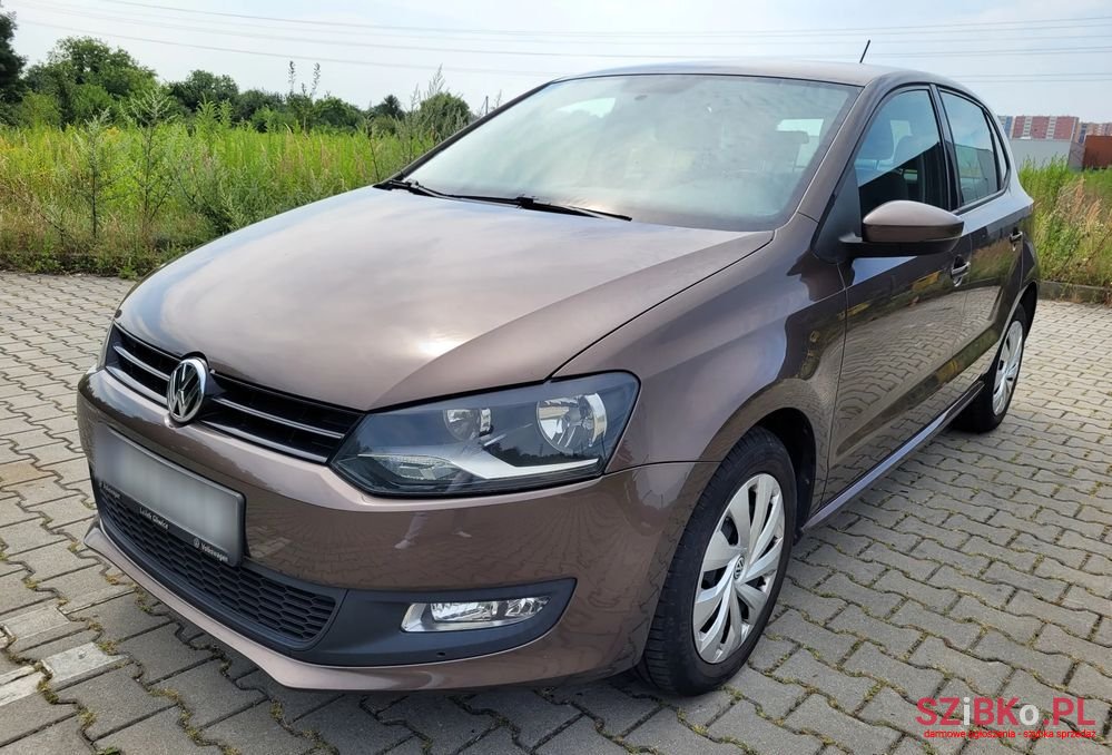 2013' Volkswagen Polo photo #1