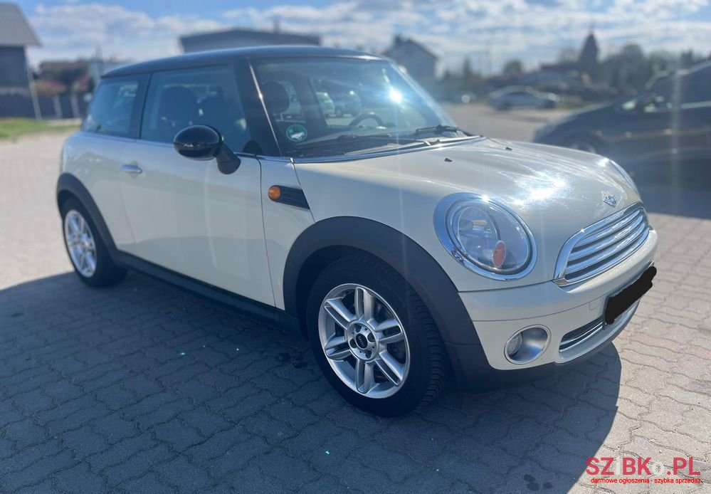 2007' MINI Cooper Standard photo #2