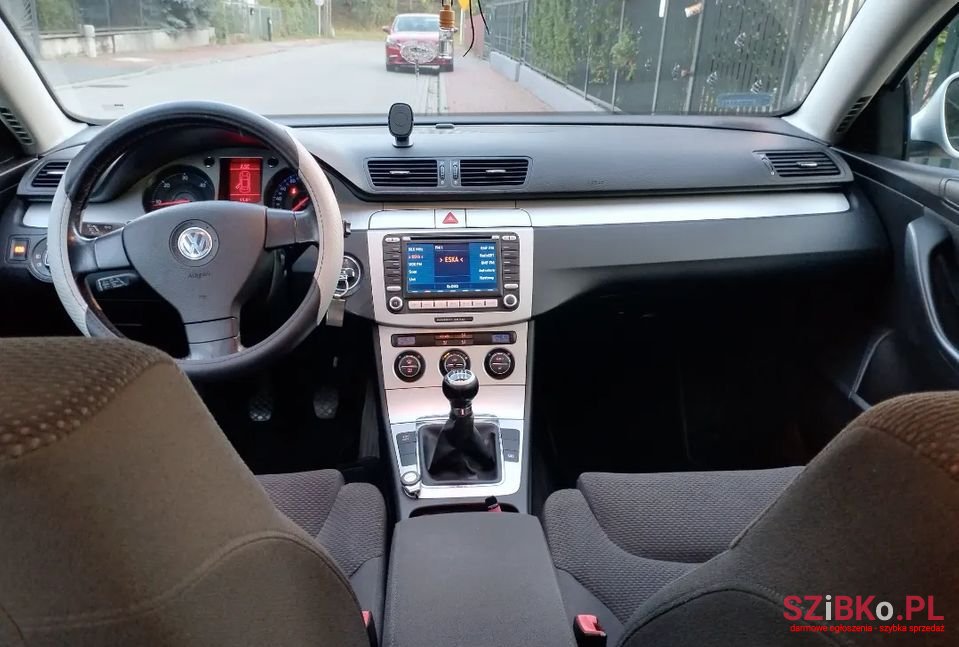 2007' Volkswagen Passat photo #4