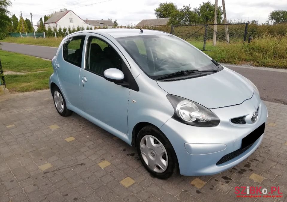 2006' Toyota Aygo photo #2