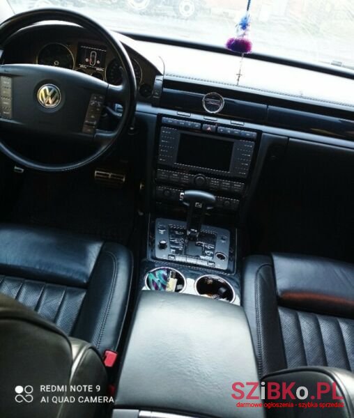 2005' Volkswagen Phaeton photo #2