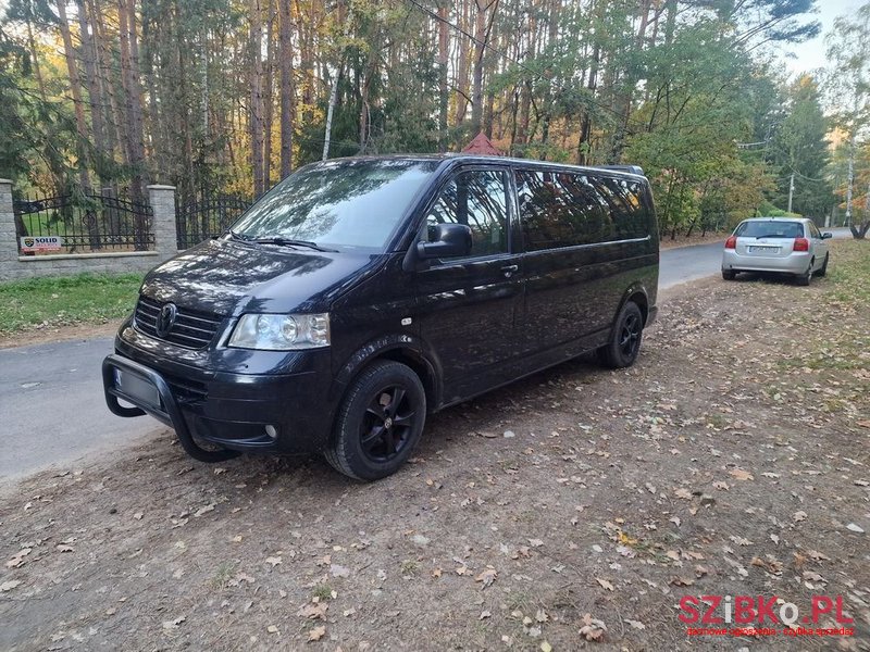 2007' Volkswagen Caravelle photo #3