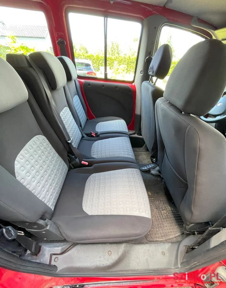 2009' Fiat Doblo photo #5