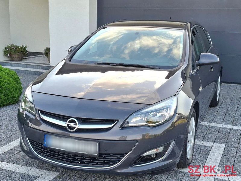 2013' Opel Astra Iv 1.4 T Cosmo photo #1