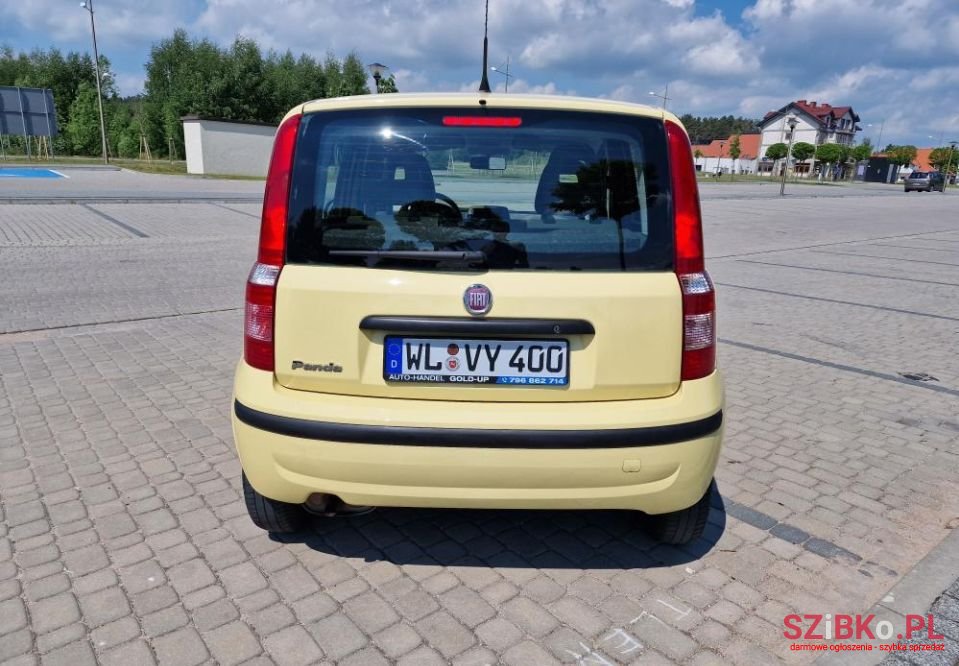 2011' Fiat Panda photo #5