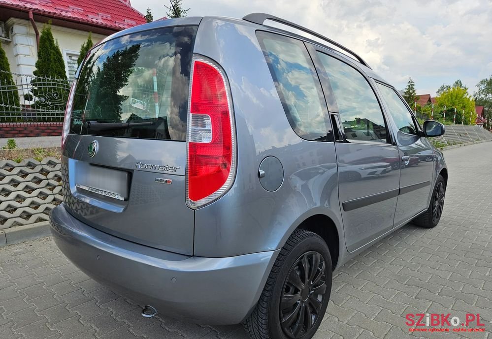 2011' Skoda Roomster 1.2 Tsi Style photo #3