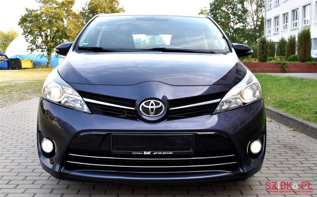 2015' Toyota Verso photo #1