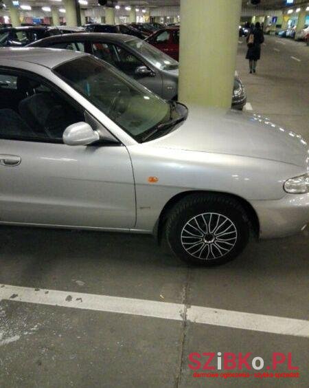 1999' Daewoo Nubira photo #1