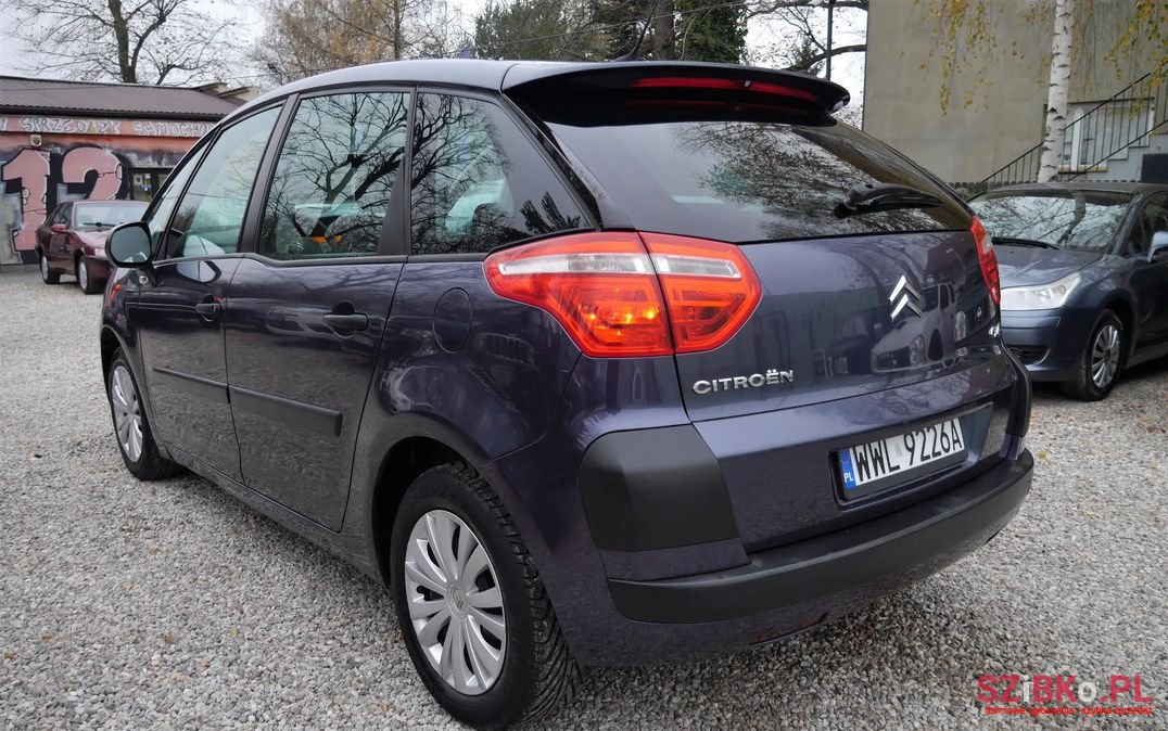 2008' Citroen C4 Picasso photo #4