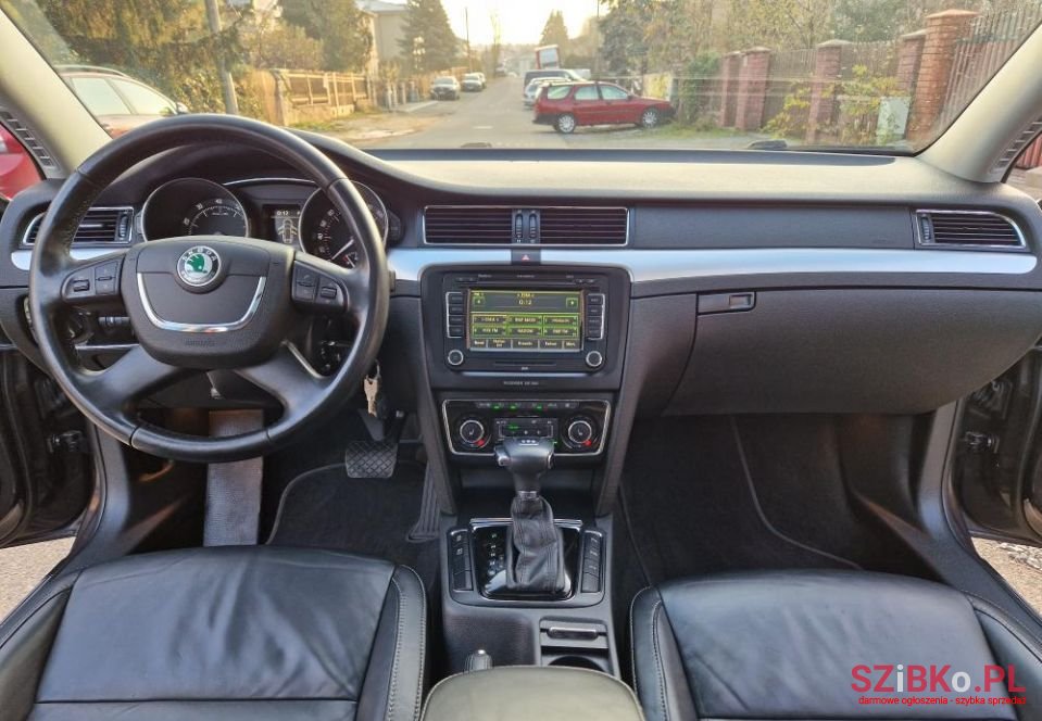2010' Skoda Superb photo #6