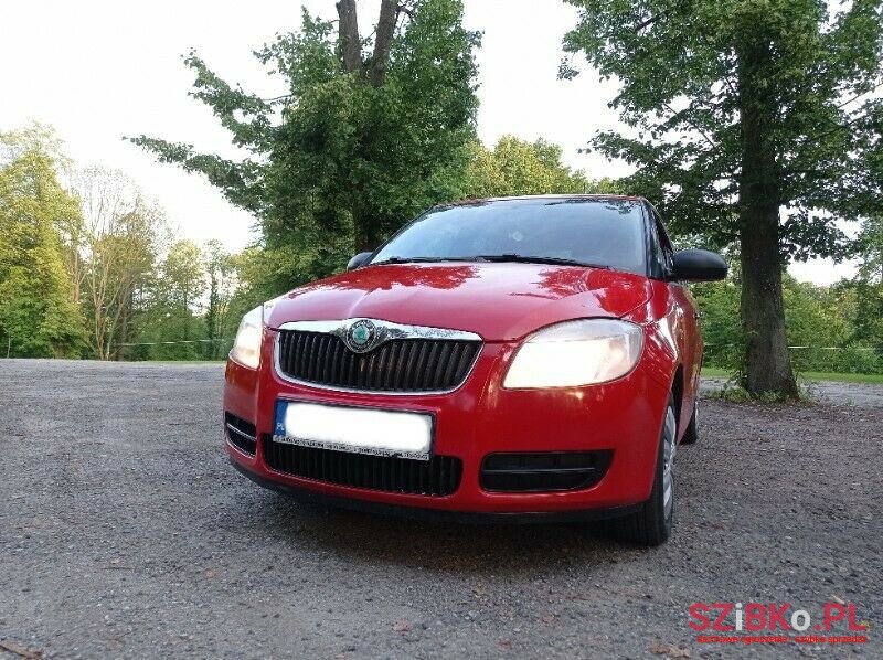 2008' Skoda Fabia photo #2