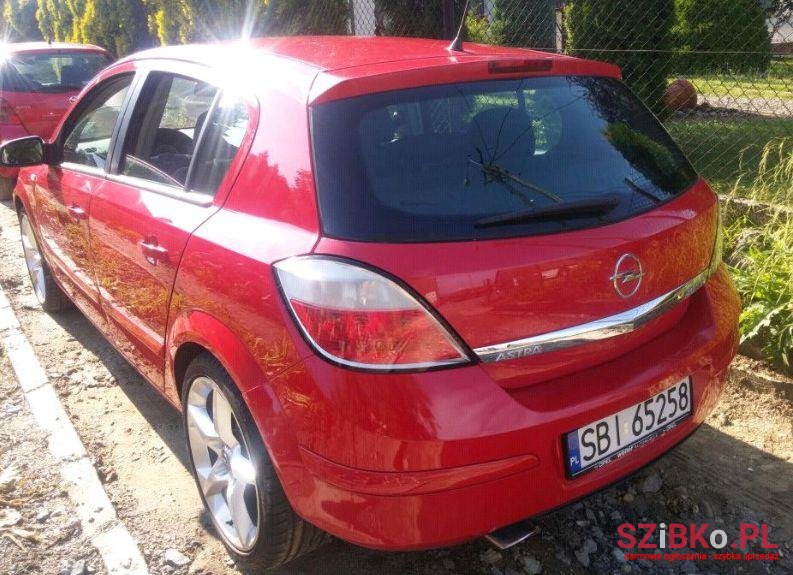 2005' Opel Astra photo #1