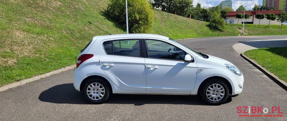 2010' Hyundai i20 1.2 Comfort photo #3