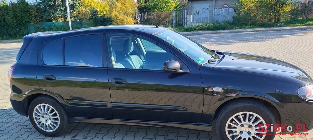 2005' Nissan Almera photo #2