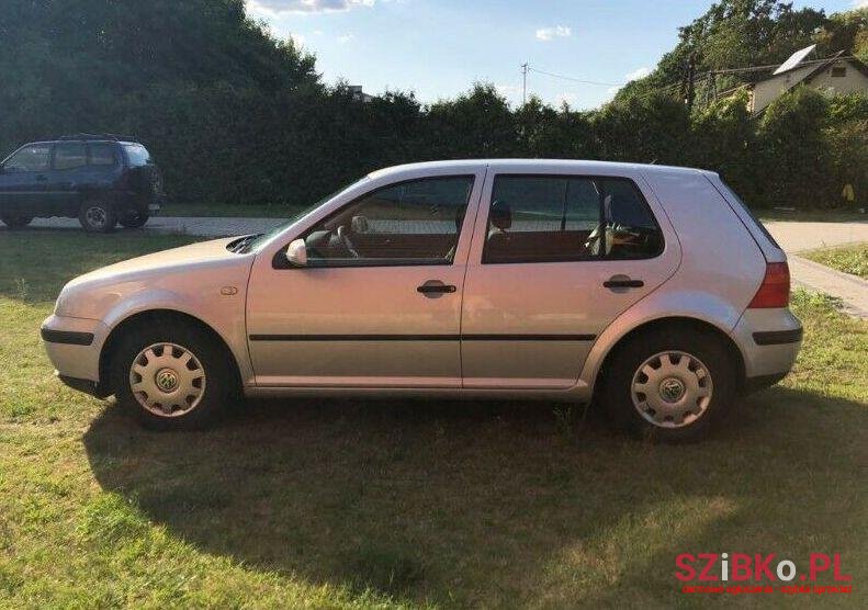 1999' Volkswagen Golf photo #1