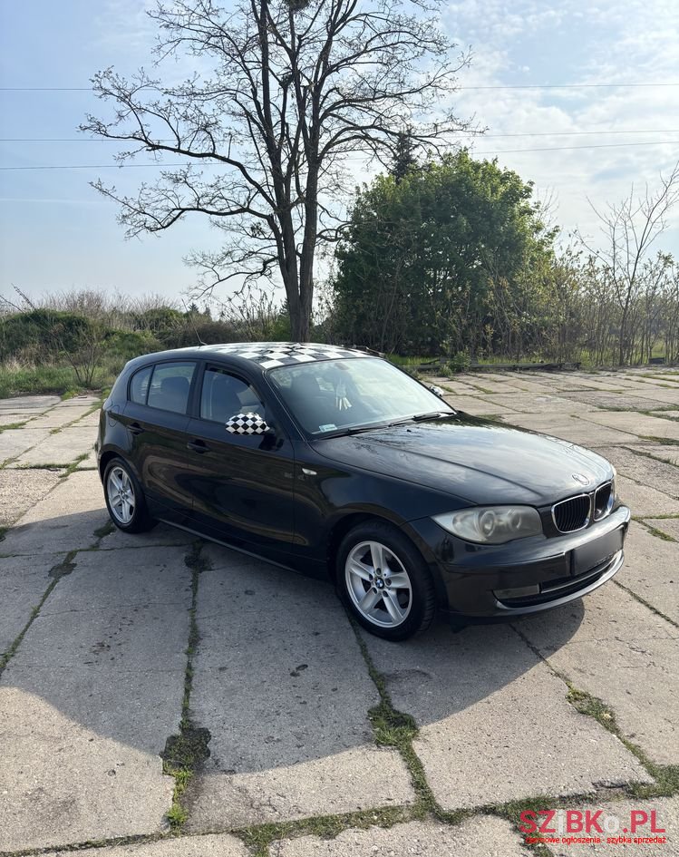 2005' BMW 1 Series 118D photo #2