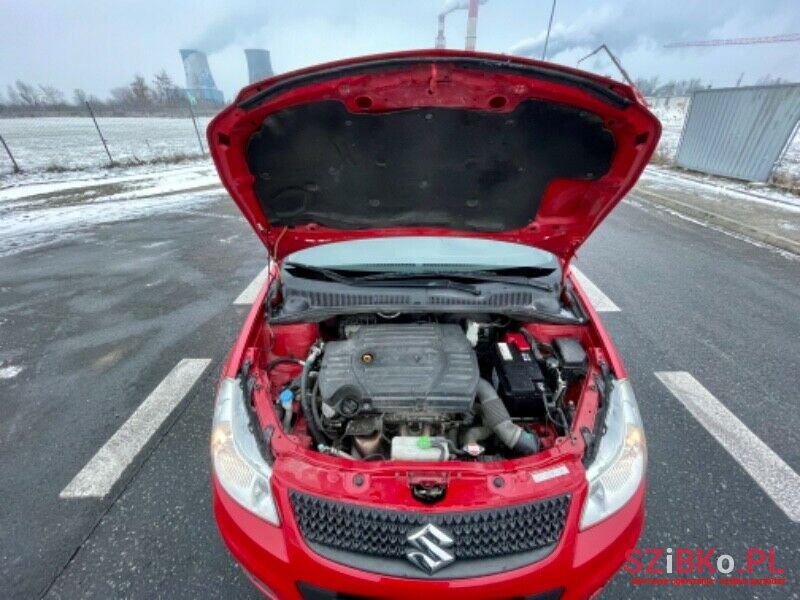 2010' Suzuki SX4 photo #6