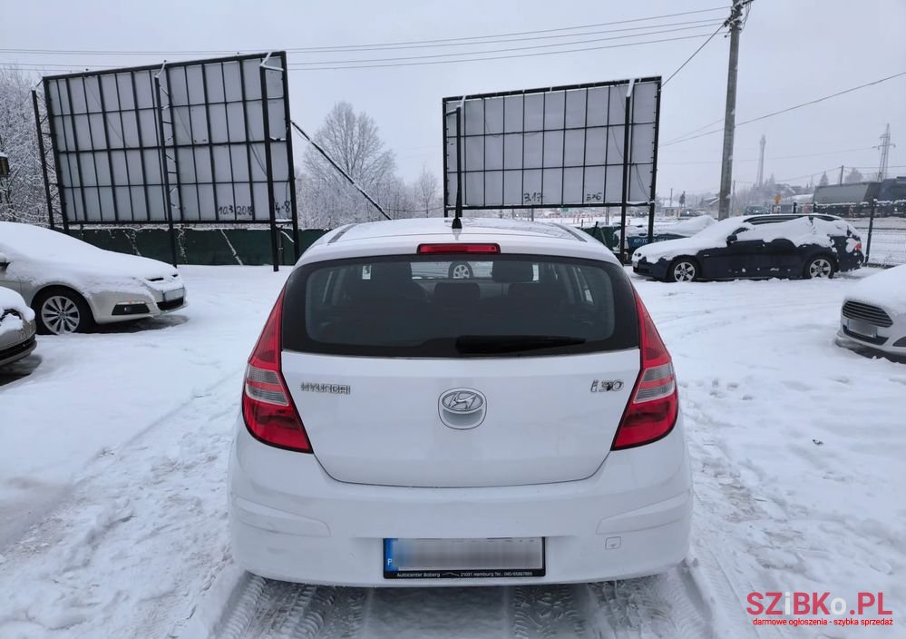 2010' Hyundai i30 photo #6