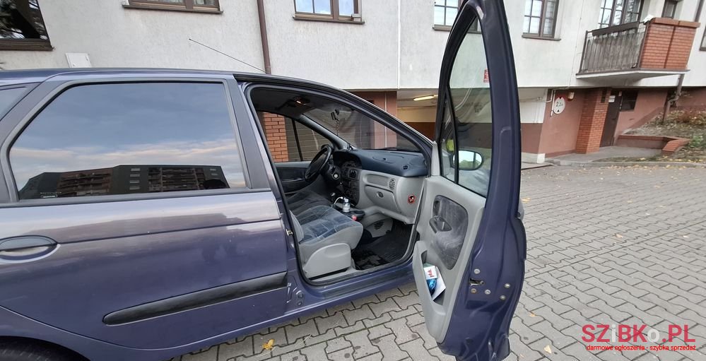 2000' Renault Scenic photo #5