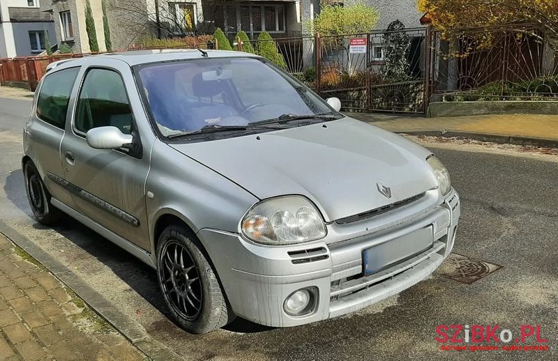 2001' Renault Clio 2.0 16V Sport photo #2