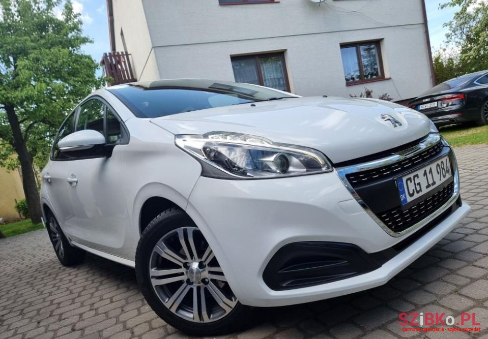 2019' Peugeot 208 photo #1