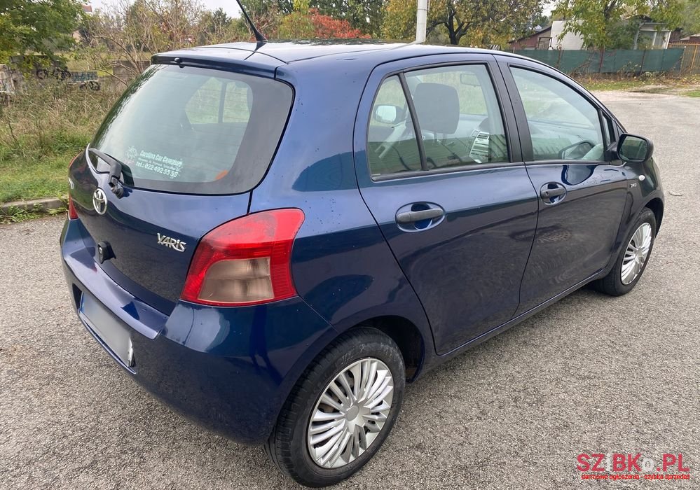 2008' Toyota Yaris photo #6