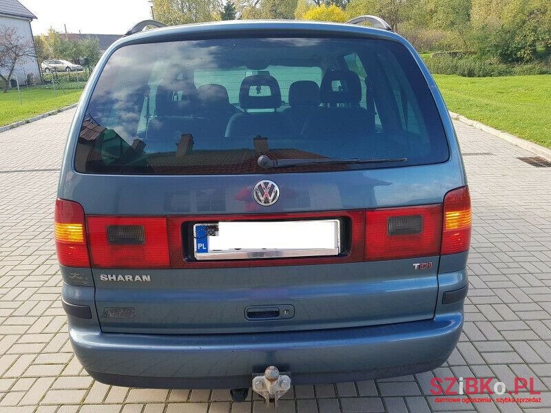 2002' Volkswagen Sharan photo #5