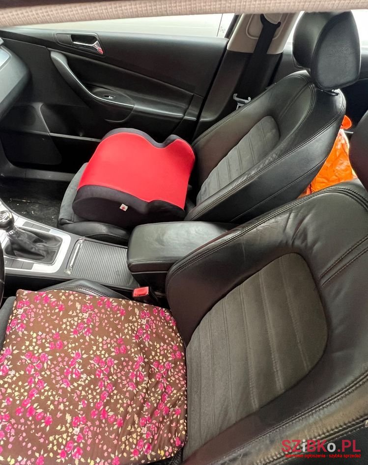 2006' Volkswagen Passat photo #2