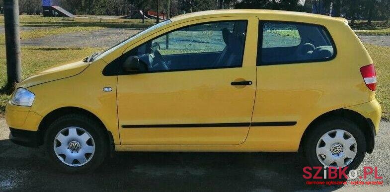 2006' Volkswagen Fox photo #1