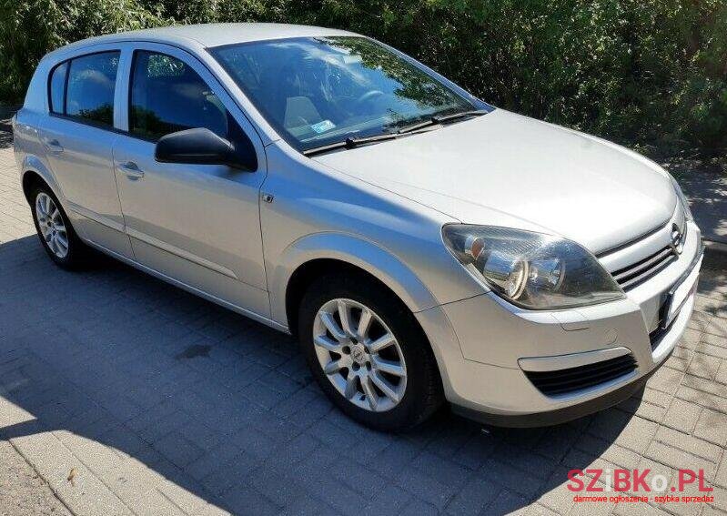 2004' Opel Astra photo #1