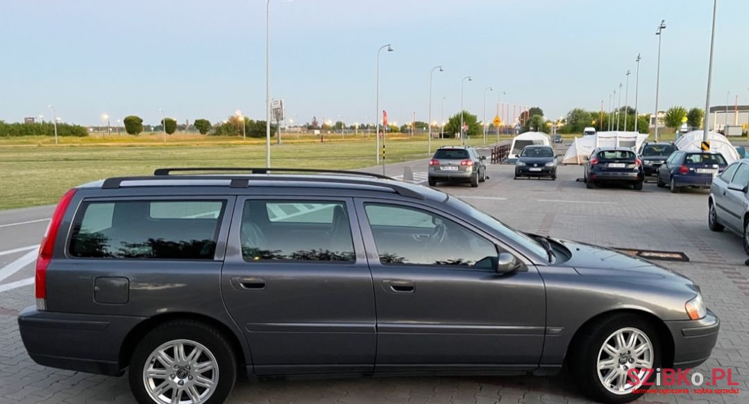 2007' Volvo V70 Momentum photo #6