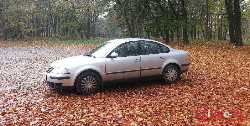 2001' Volkswagen Passat photo #4