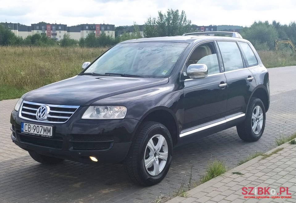 2005' Volkswagen Touareg photo #3