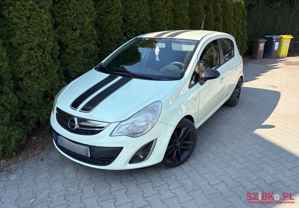 2011' Opel Corsa 1.2 16V Essentia photo #1