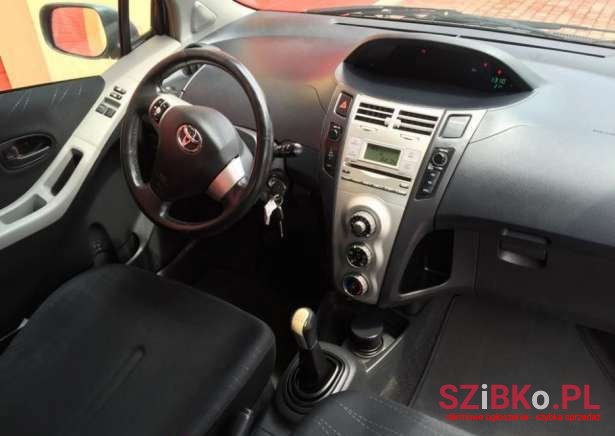 2006' Toyota Yaris photo #3