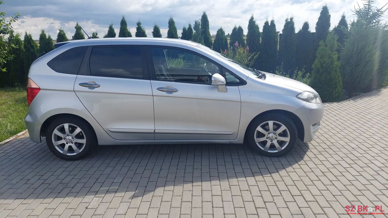 2007' Honda FR-V photo #4