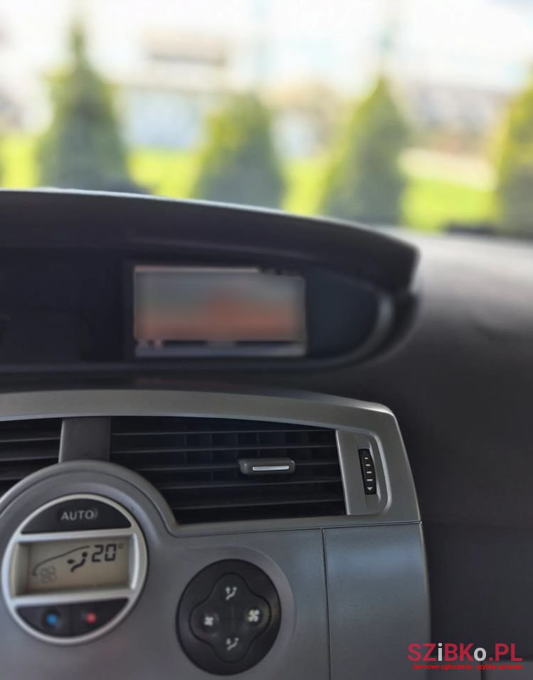 2008' Renault Scenic photo #6