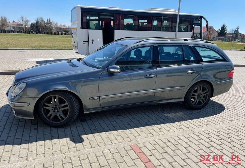 2005' Mercedes-Benz Klasa E photo #2