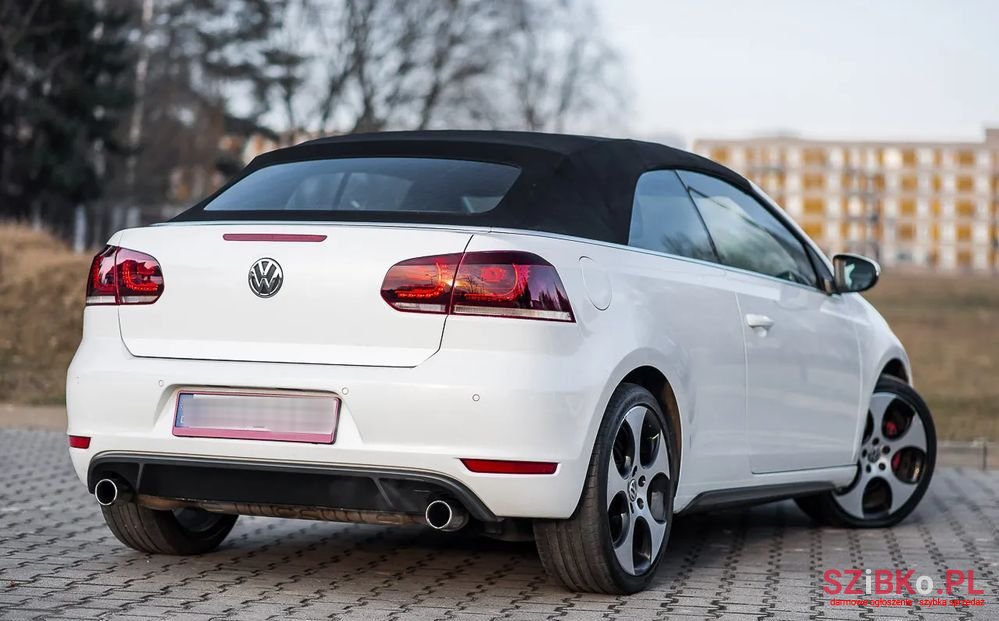 2013' Volkswagen Golf Cabrio Gti photo #3