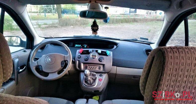2005' Renault Scenic photo #1