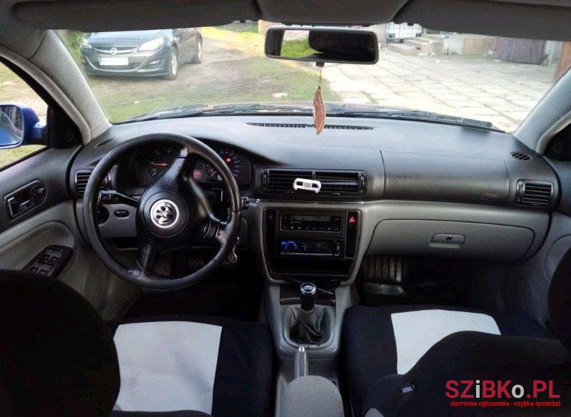 2000' Volkswagen Passat photo #2