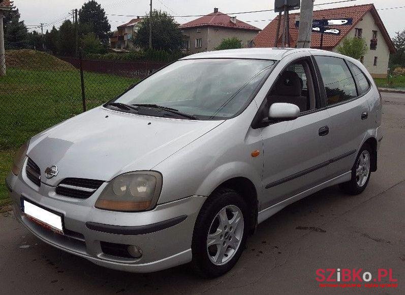 2001' Nissan Almera photo #1